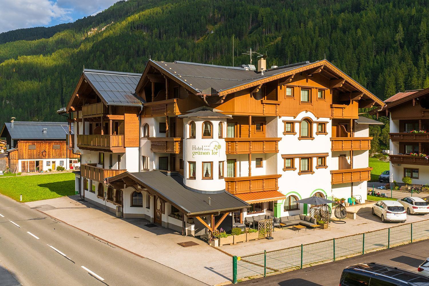 Hotel zum grünen Tor Tux Exterior foto