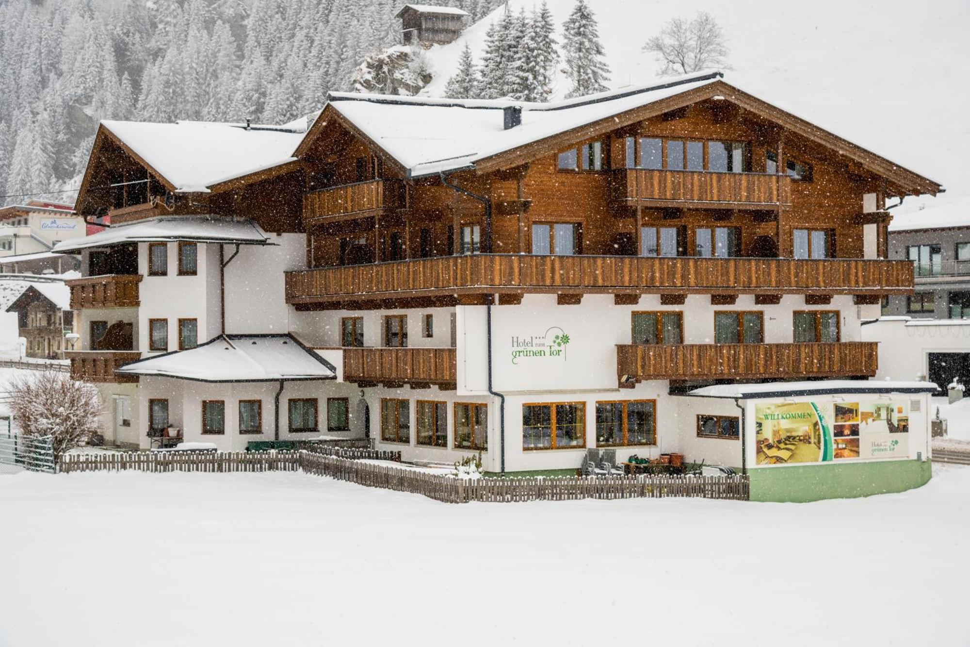 Hotel zum grünen Tor Tux Exterior foto